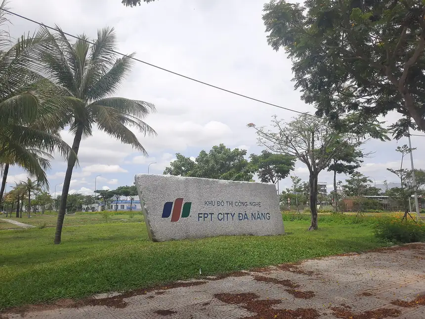 Bia đá Khu đô thị công nghệ FPT City Đà Nẵng ở phường Hòa Hải cũ, nơi có đất nền FPT City
