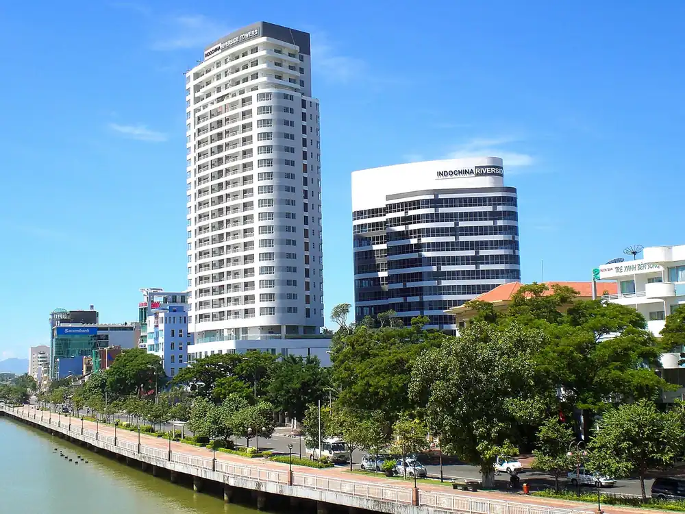 Đường Bạch Đằng ven sông Hàn, Hải Châu, Đà Nẵng