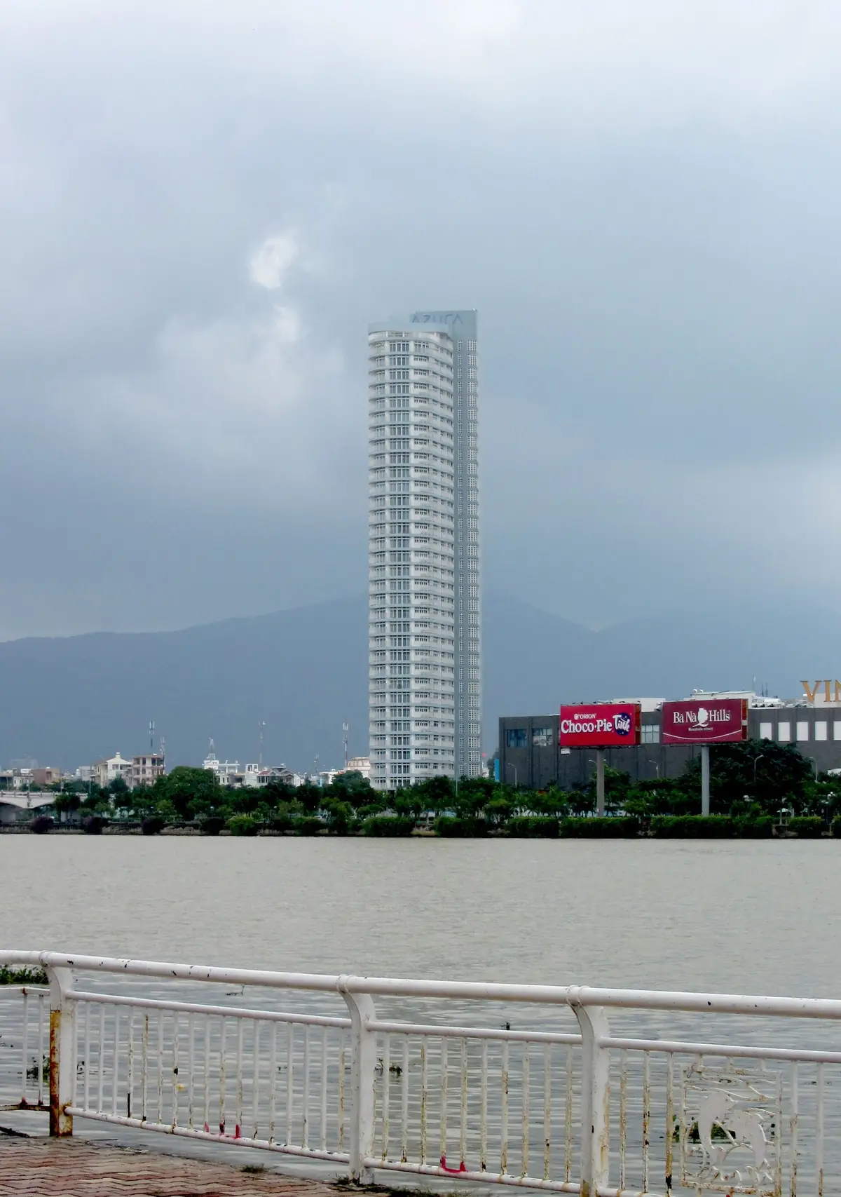 Tòa căn hộ Azura bên sông Hàn, Sơn Trà, Đà Nẵng