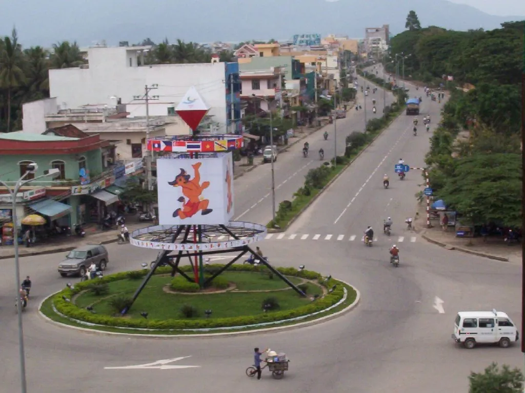 Dãy nhà phố hai bên một tuyến đường ở khu Thanh Khê, Đà Nẵng, năm 2012