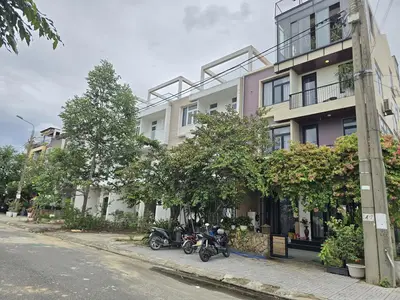 Bán nhà mặt tiền Khúc Hạo, Hội An – 200 m², 3 tầng, 8,82 tỷ