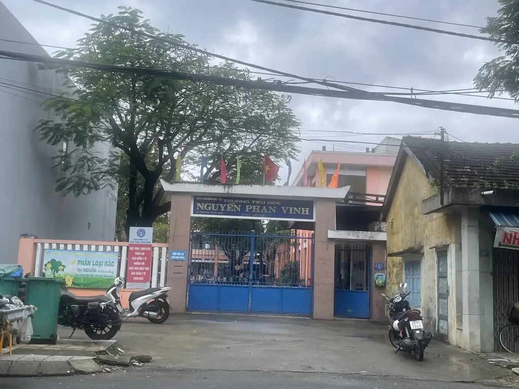 Bán nhà mặt tiền Nguyễn Phan Vinh, Sơn Trà – 136,7 m², 3 tầng, 12 tỷ – ảnh 3
