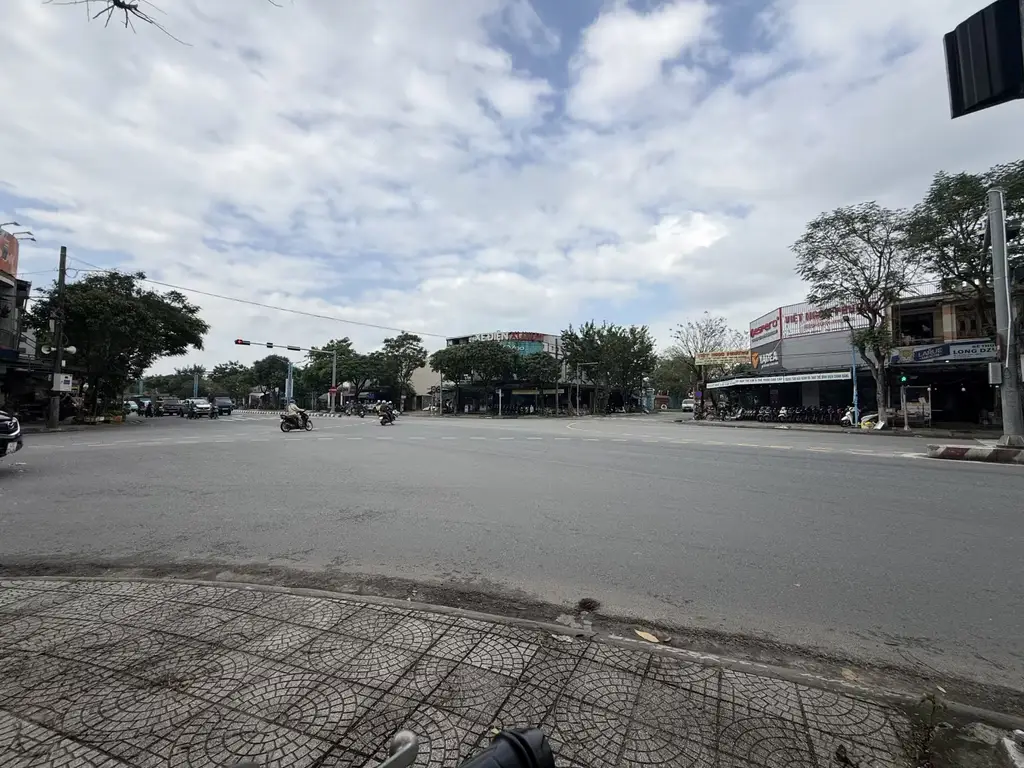 Bán nhà mặt tiền Lê Đại Hành, Cẩm Lệ – 100 m², 2 tầng, 9,9 tỷ – ảnh 2